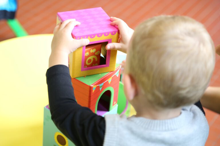 Wiederbelebung und Stärkung des Engagements von Eltern und Helfenden in Kindertagesstätten